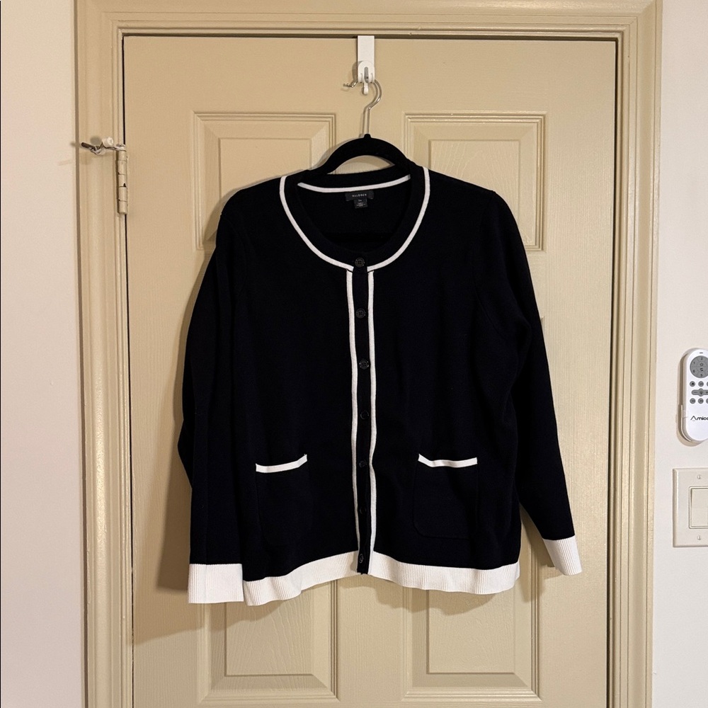 Halogen Black Cardigan with White Accents 2X A161